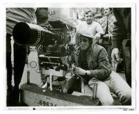 9a260 EXORCIST candid 8.25x10 still '74 director William Friedkin behind camera on the set!