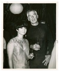 9a533 LEE MARVIN/MICHELLE TRIOLA 8.25x10 still '60s together at McQueen's party by Trumpler!