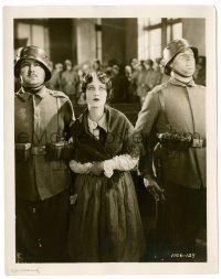 9a536 LEGION OF THE CONDEMNED 8x10.25 still '28 scared Fay Wray between two guards, lost film!