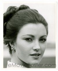 9a556 LIVE & LET DIE 8x10.25 still '73 super close headshot of beautiful Bond Girl Jane Seymour!