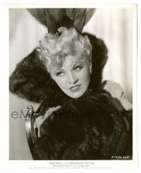 9a582 MAE WEST 8x10 still '37 sexy c/u wearing fur & feathers from Every Day's a Holiday!
