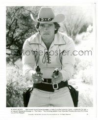 9a946 VILLAIN 8x10 still '79 cowboy Arnold Schwarzenegger with two guns protects his honor!