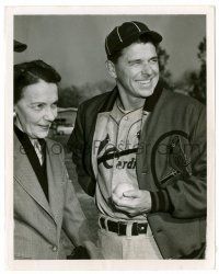 9a980 WINNING TEAM 7.25x9 news photo '52 Ronald Reagan in uniform with Grover Cleveland's widow!