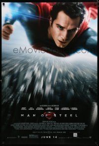 9b445 MAN OF STEEL advance DS 1sh '13 Henry Cavill in the title role as Superman flying!