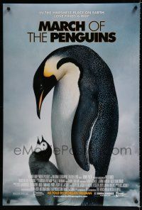 9b453 MARCH OF THE PENGUINS DS 1sh '05 Luc Jacquet, great image of baby w/parent!