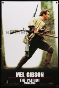 9b551 PATRIOT teaser DS 1sh '00 huge close up image of Mel Gibson running w/guns!