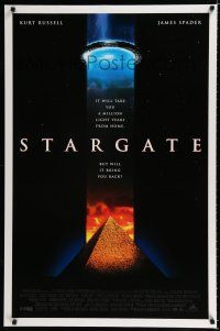 9b725 STARGATE 1sh '94 Kurt Russell, James Spader, a million light years from home!