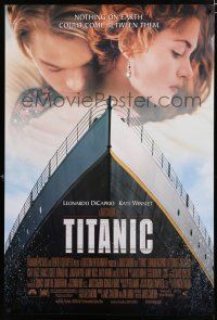 9b768 TITANIC DS 1sh '97 Leonardo DiCaprio & Kate Winslet, James Cameron!