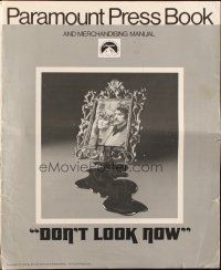 9c125 DON'T LOOK NOW pressbook '74 Julie Christie, Donald Sutherland, directed by Nicolas Roeg!
