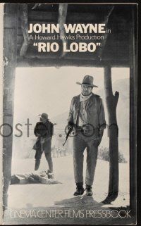 9c389 RIO LOBO pressbook '71 Howard Hawks, Give 'em Hell, John Wayne, great cowboy image!