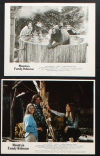 9c615 MOUNTAIN FAMILY ROBINSON presskit w/ 10 stills '79 Robert F. Logan, Shaw, wilderness!