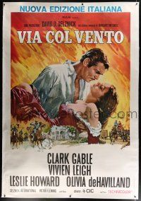 9h087 GONE WITH THE WIND linen Italian 2p R70s best romantic c/u of Clark Gable & Vivien Leigh!