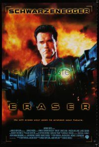 9m267 ERASER int'l 1sh '96 cool image of Arnold Schwarzenegger with two giant guns!