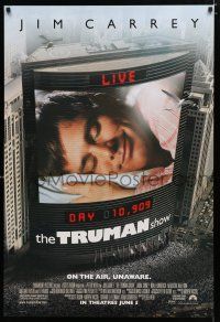 9m796 TRUMAN SHOW advance DS 1sh '98 cool image of Jim Carrey on large screen, Peter Weir