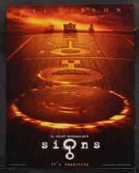 9s028 SIGNS 10 LCs '02 M. Night Shyamalan, Mel Gibson, Joaquin Phoenix, Rory Culkin, Signes!