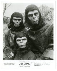 9y109 BATTLE FOR THE PLANET OF THE APES 8x10.25 still '73 family portrait of McDowall & Trundy!