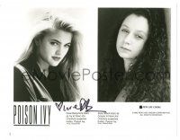 1a423 DREW BARRYMORE signed 8x10 still '92 on a split image with Sara Gilbert from Poison Ivy!