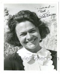 1a443 ESTELLE PARSONS signed 8x10 still '67 head & shoulders smiling candid from Bonnie & Clyde!