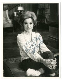 1a560 PAT CROWLEY signed TV 7x9 still '65 great seated portrait of the pretty actress!