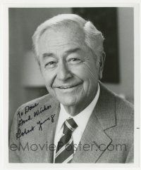 1a887 ROBERT YOUNG signed 8x9.75 REPRO still '80s great head & shoulders smiling portrait!