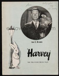1a127 JOE E. BROWN signed stage play souvenir program book '49 when he played the lead in Harvey!