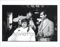 1b044 CHINATOWN candid deluxe 11x14 still '74 Nicholson in costume watches Polanski get haircut!