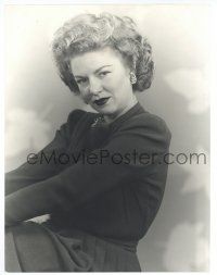 1b046 CLAIRE TREVOR deluxe 10.5x13.75 still '40s great seated close up later in her career!