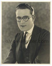 1b117 HAROLD LLOYD deluxe 11x13.75 still '30s c/u in his trademark glasses & suit by Gene Kornman!