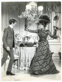 1b123 HELLO DOLLY deluxe 10.25x13.5 still '70 Barbara Streisand with young Michael Crawford!