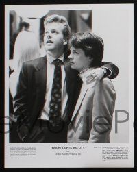 1b731 BRIGHT LIGHTS BIG CITY presskit w/ 6 stills '88 Michael J. Fox, Kiefer Sutherland, Cates!