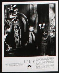 1b443 RELIC presskit w/ 16 stills '97 great images of Penelope Ann Miller, Tom Sizemore!