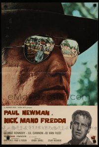 1c497 COOL HAND LUKE Italian photobusta '67 classic c/u of man w/no eyes looking at Paul Newman!