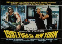 1c509 ESCAPE FROM NEW YORK Italian photobusta '81 Kurt Russell choking Lee Van Cleef!