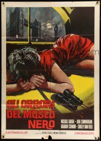 2b068 HORRORS OF THE BLACK MUSEUM Italian 1p R71 different art of woman covering her bleeding face!
