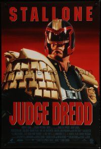 2e073 JUDGE DREDD English 1sh '95 in the future, Sylverster Stallone is the law, great image!