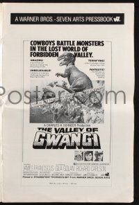 2g692 VALLEY OF GWANGI pressbook '69 Harryhausen, cowboys & dinosaurs, includes color comic book!