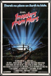 2h490 INVADERS FROM MARS PG version 1sh '86 Tobe Hooper, art by Rider, no place on Earth to hide!