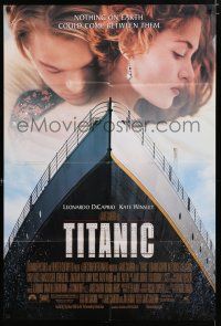 2h910 TITANIC DS 1sh '97 Leonardo DiCaprio, Kate Winslet, directed by James Cameron!