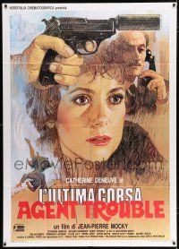2j107 AGENT TROUBLE Italian 1p '88 different art of Catherine Deneuve & gun by Piero Ermanno!