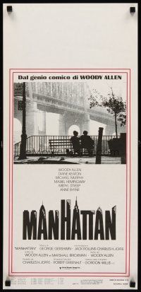 2s819 MANHATTAN Italian locandina '79 classic image of Woody Allen & Diane Keaton by bridge!