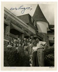 2y001 BELA LUGOSI signed 8.25x10 still '50 w/ fans at The Manor House during Devil Also Dreams tour!