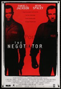 3b528 NEGOTIATOR advance DS 1sh '98 cool image of Samuel L. Jackson & Kevin Spacey!