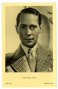 3c032 FRANCHOT TONE German Ross postcard '30s head & shoulders portrait wearing suit & tie!