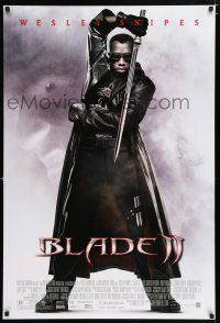3h075 BLADE II DS 1sh '02 great image of Wesley Snipes in leather coat w/sword!