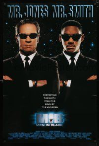3h495 MEN IN BLACK int'l DS 1sh '97 Will Smith & Tommy Lee Jones protecting the Earth!