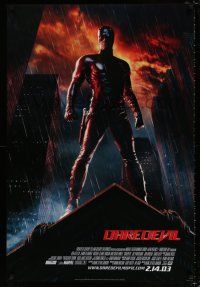 4d175 DAREDEVIL style A advance DS 1sh03 great huge image of Ben Affleck in costume standing in rain