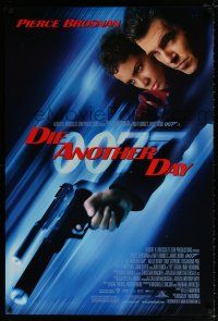 4d199 DIE ANOTHER DAY DS 1sh '02 Pierce Brosnan as James Bond & Halle Berry as Jinx!