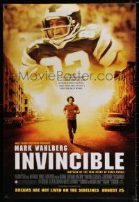 4d395 INVINCIBLE advance DS 1sh '06 football, Mark Wahlberg as Philadelphia Eagle Vince Papale!