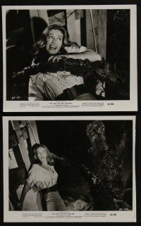 4e924 DAY OF THE TRIFFIDS 2 8x10 stills '62 two great images of Janette Scott attacked by creature!