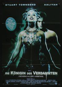 4g631 QUEEN OF THE DAMNED German '02 close up of sexy vampire Aaliyah & Stuart Townsend!